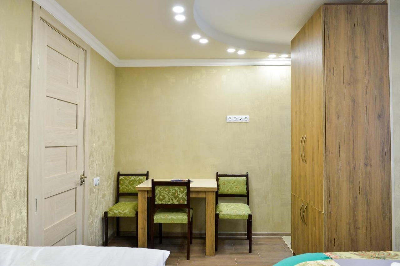 Hostel Look Kutaisi Ngoại thất bức ảnh
